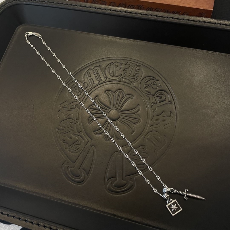 Ch**me He**ts necklaces